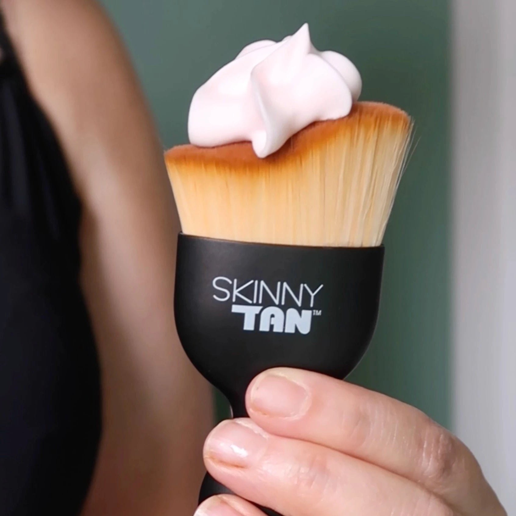 Skinny Tan Miracle Brush
